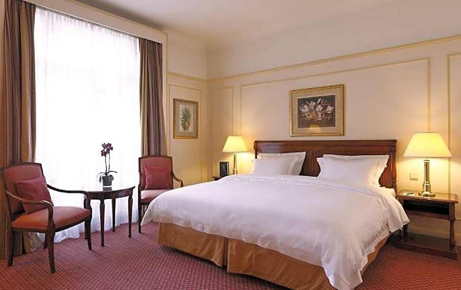 Le Plaza Hotel 5*