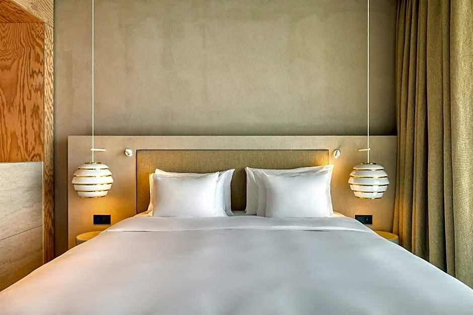 Radisson Collection Hotel, The National