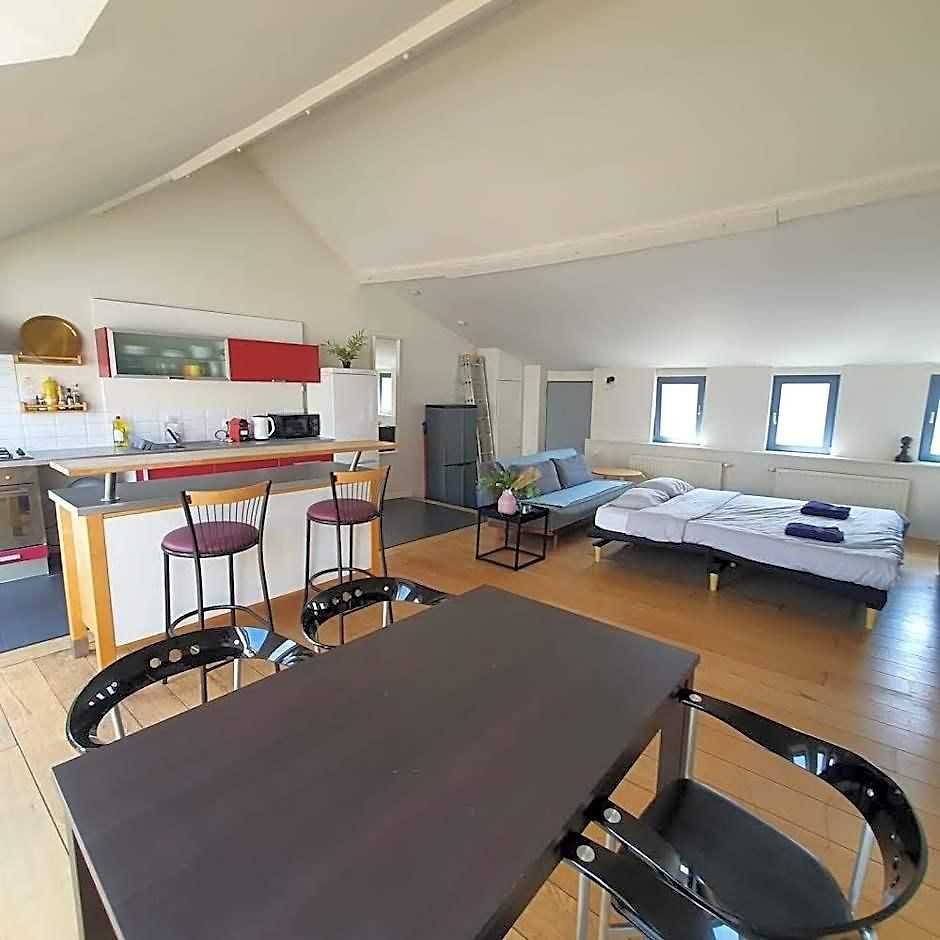 Hotel Comf. 2 Bedroom Penthouse In Center 2*
