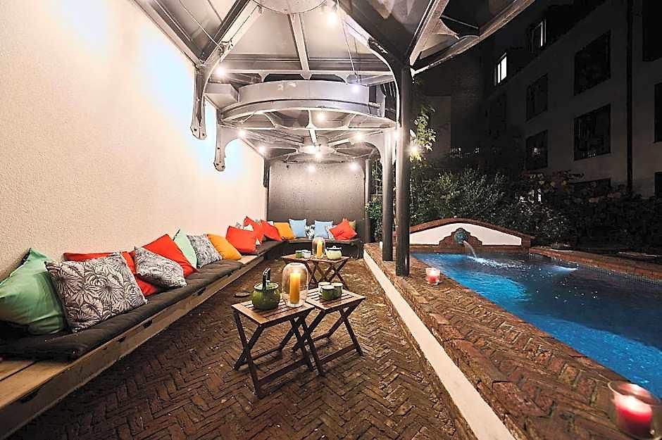 Latroupe Jardin Secret 3*