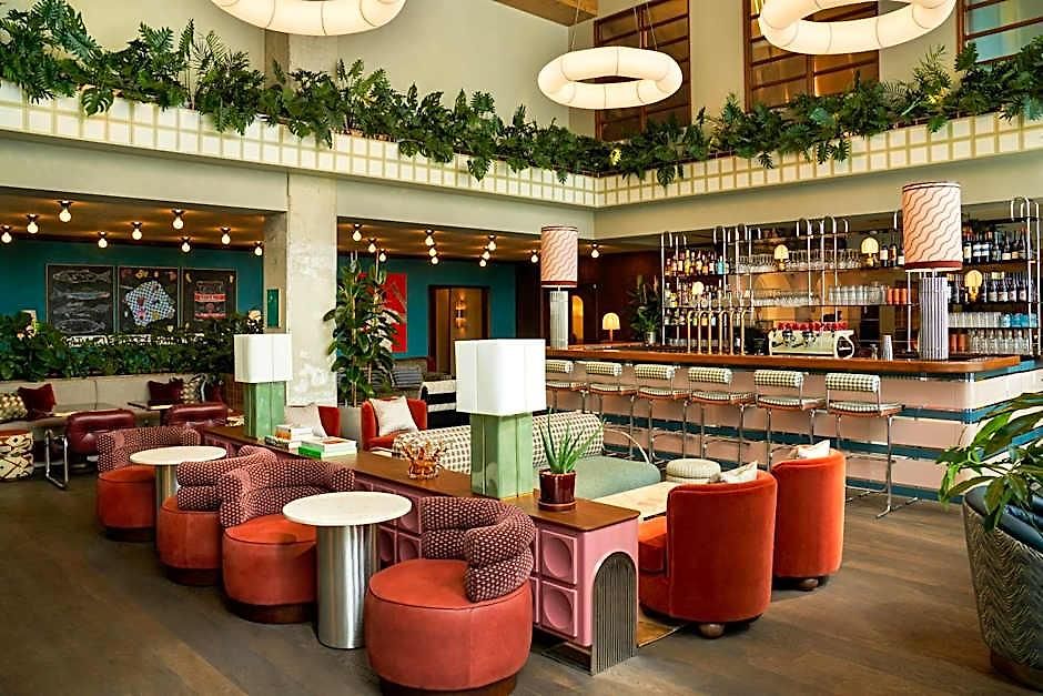 The Hoxton, 3*