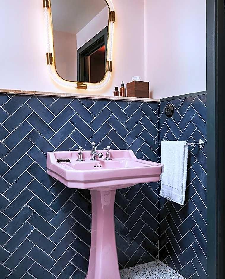 The Hoxton, Hotel
