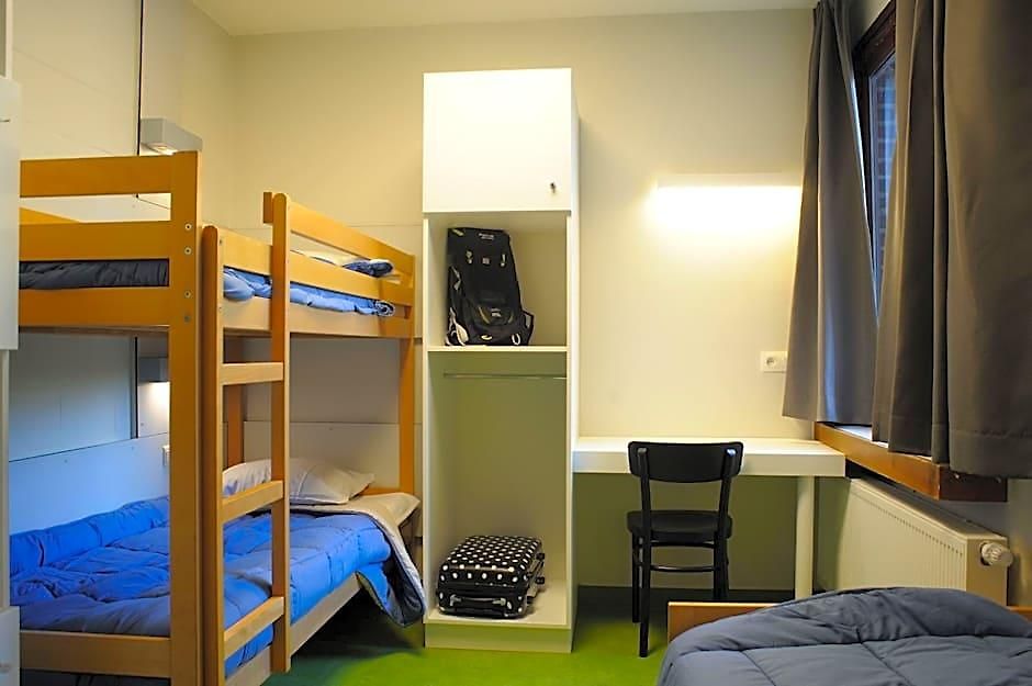 Bruegel Hostel *