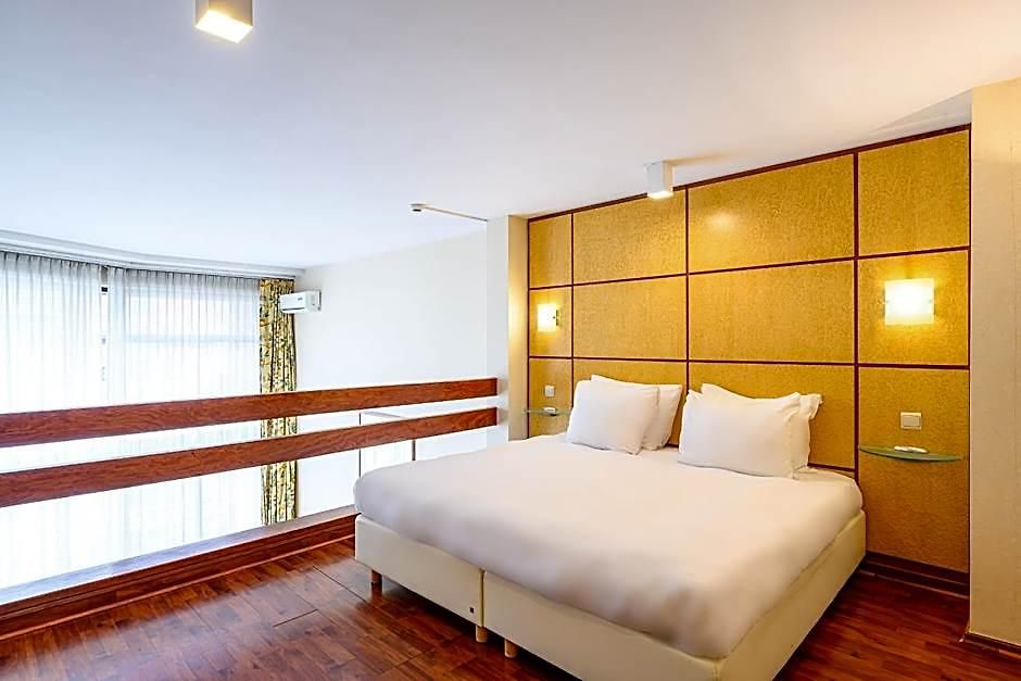 B-aparthotel Montgomery Hotel 4*