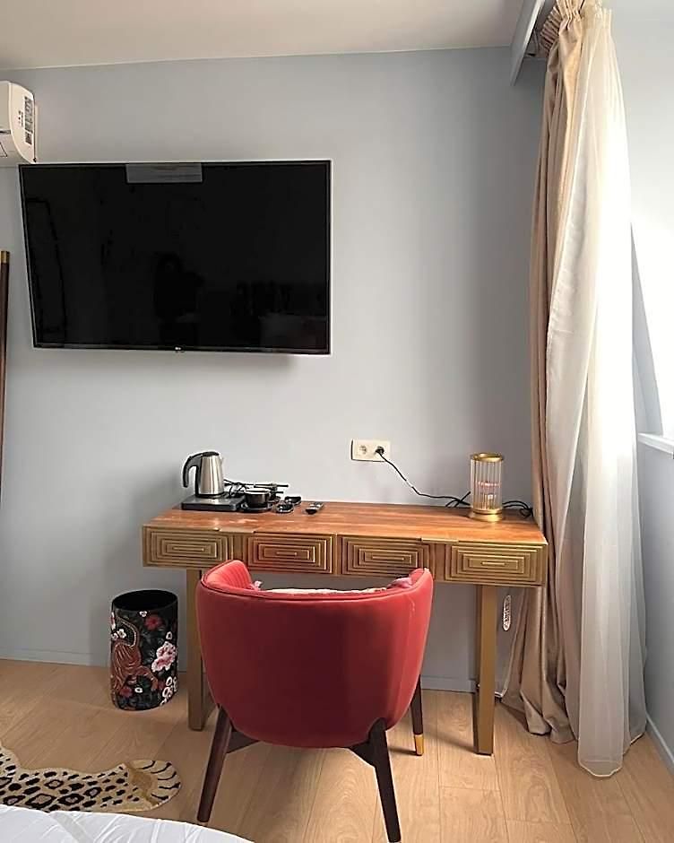 La Piece Hotel *