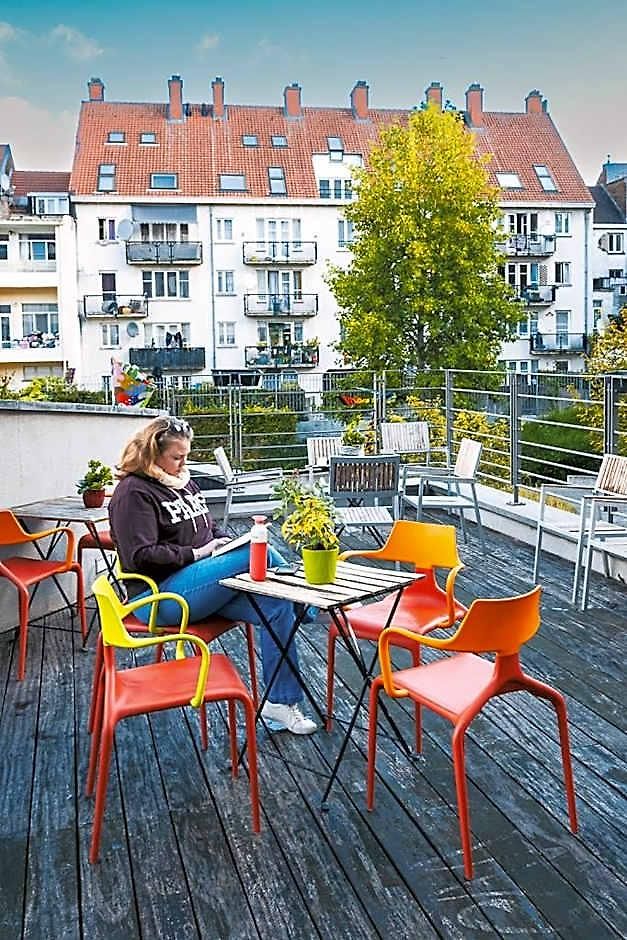 Youth Gogh Hotel