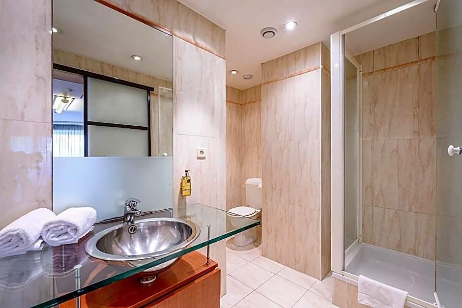 Hotel B-aparthotel Montgomery 4*