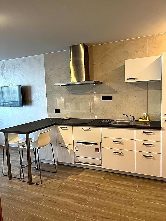 B-aparthotel Montgomery 4*