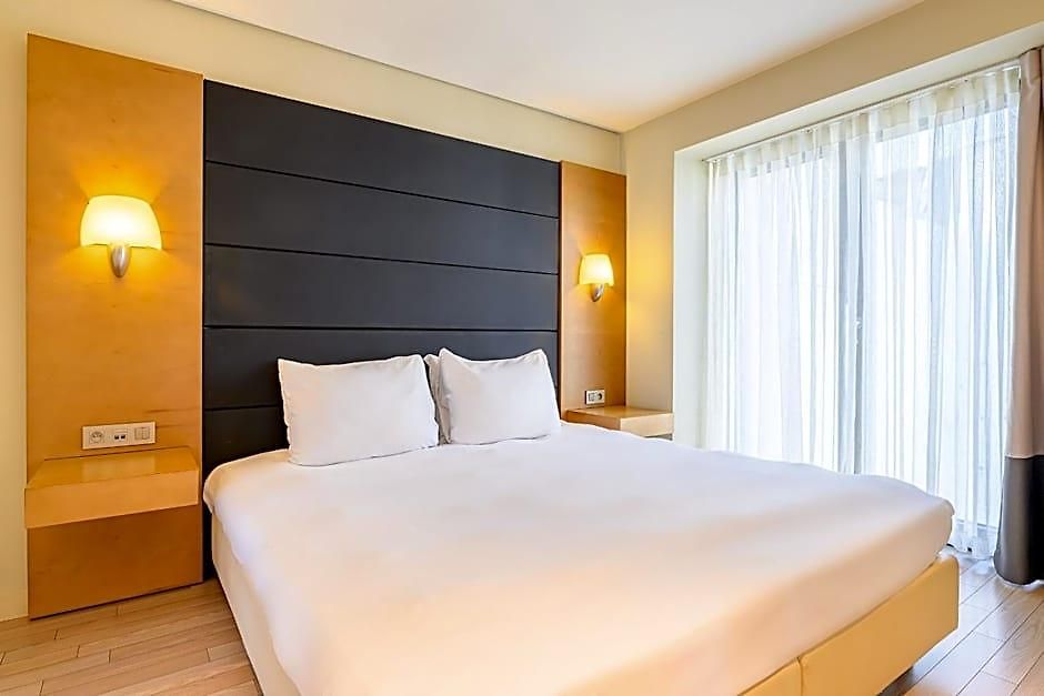 Hotel B-aparthotel Montgomery 4*