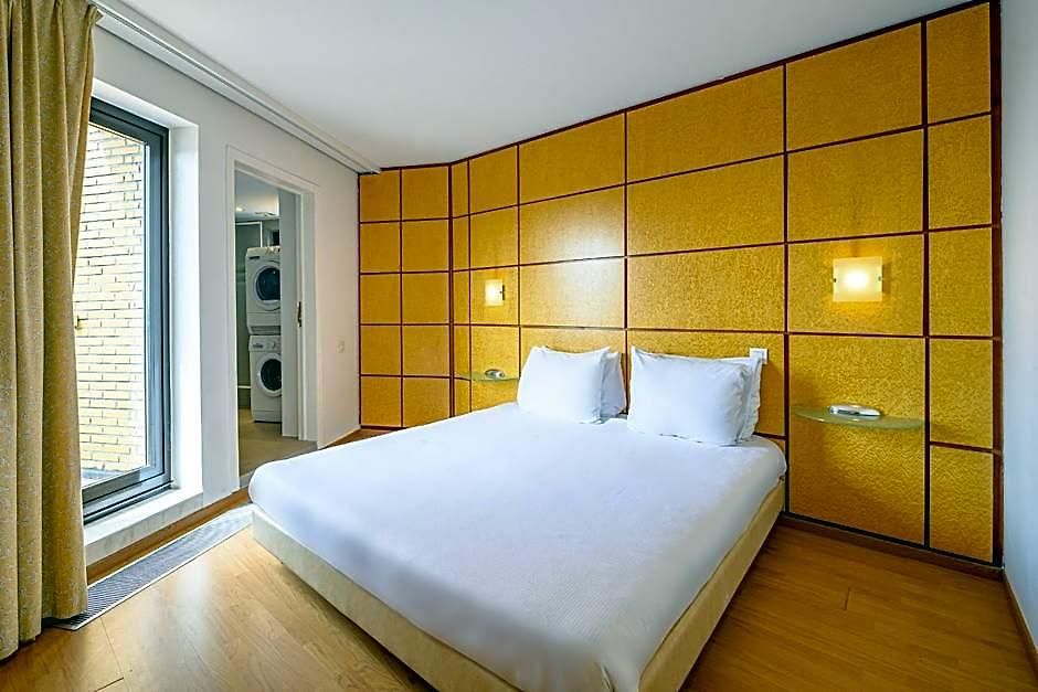 Hotel B-aparthotel Montgomery 4*