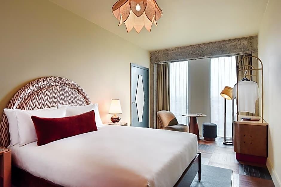 The Hoxton, 3*