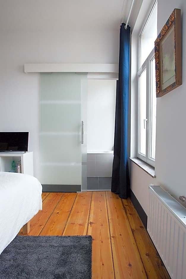 Bed & Breakfast 36 3*
