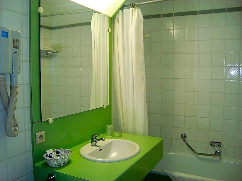 Le Dome Hotel 3*