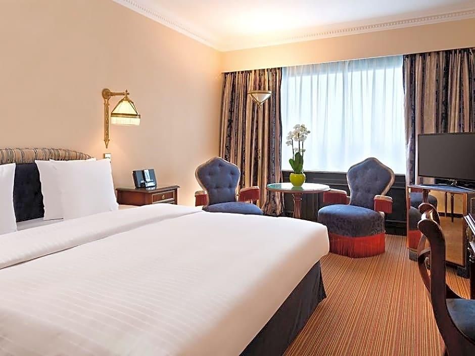 Barsey By Warwick 4*