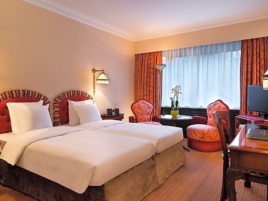 Barsey By Warwick Hotel 4*