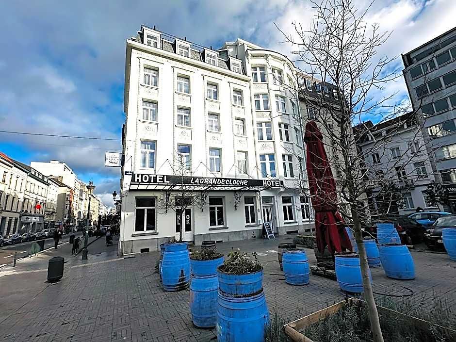 Hotel La Grande Cloche 3*