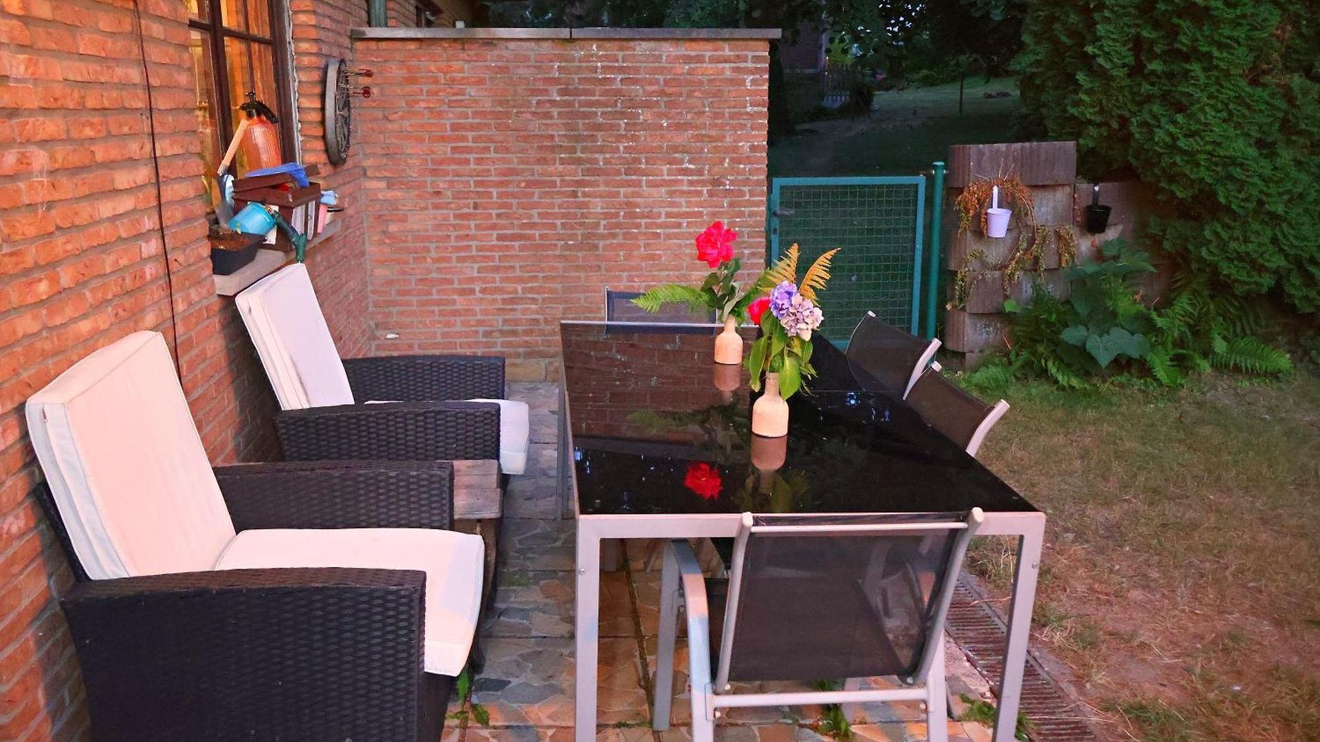 & Wellness Area Jacuzzi Sauna Massage Table Villa Brussels
