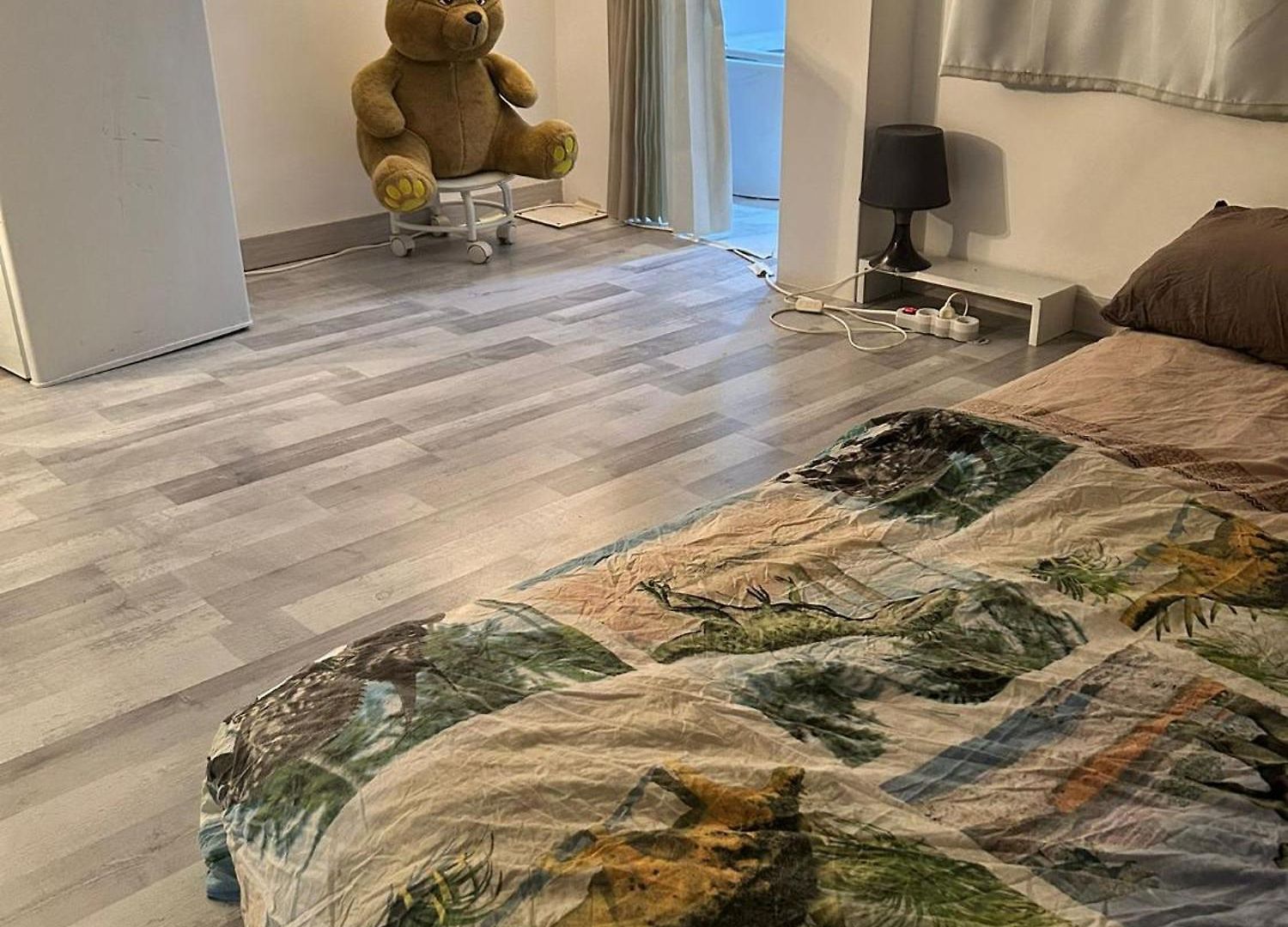 Belle Petite Chambre De 1,30 De Hauteur A Bruxelles Midi * Brussels