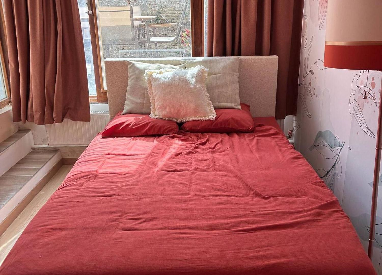 Tastefully-decorated Bedroom With Garden Access Guest house 3*