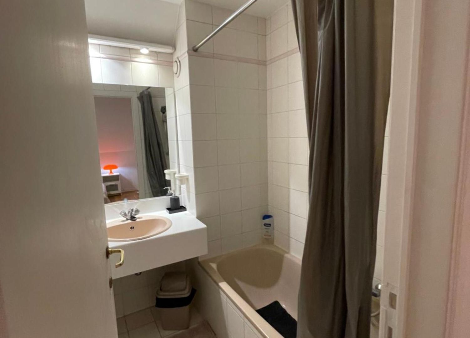 En-suite In A Beautiful Big House Guest house *