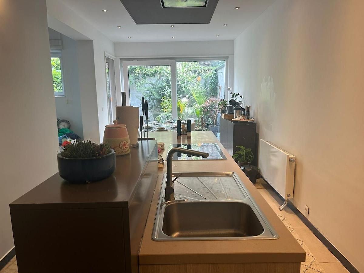 Spacious Family For 6 To 8 Guests With 3 Bedrooms And 2 Bathrooms Between Center And Airport Holiday home Brussels
