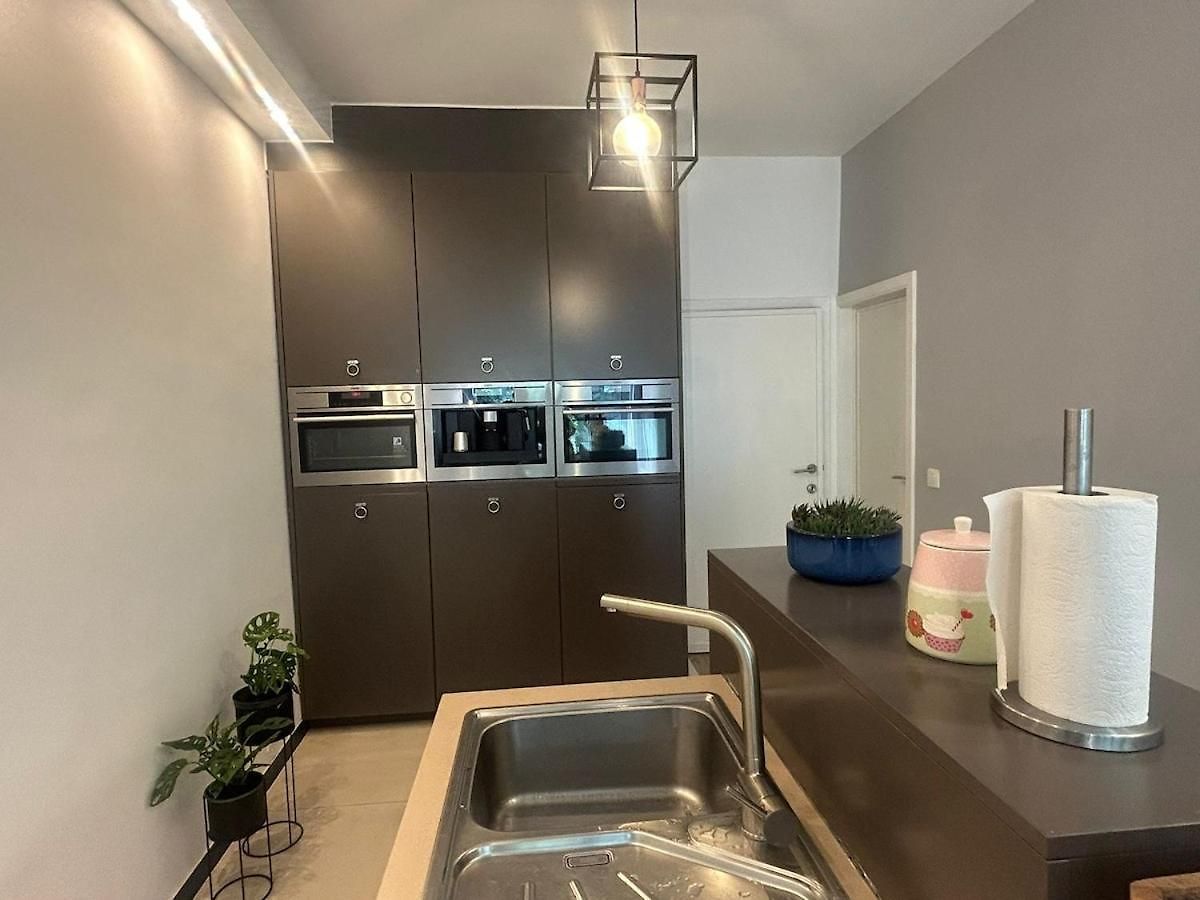 Spacious Family For 6 To 8 Guests With 3 Bedrooms And 2 Bathrooms Between Center And Airport Brussels