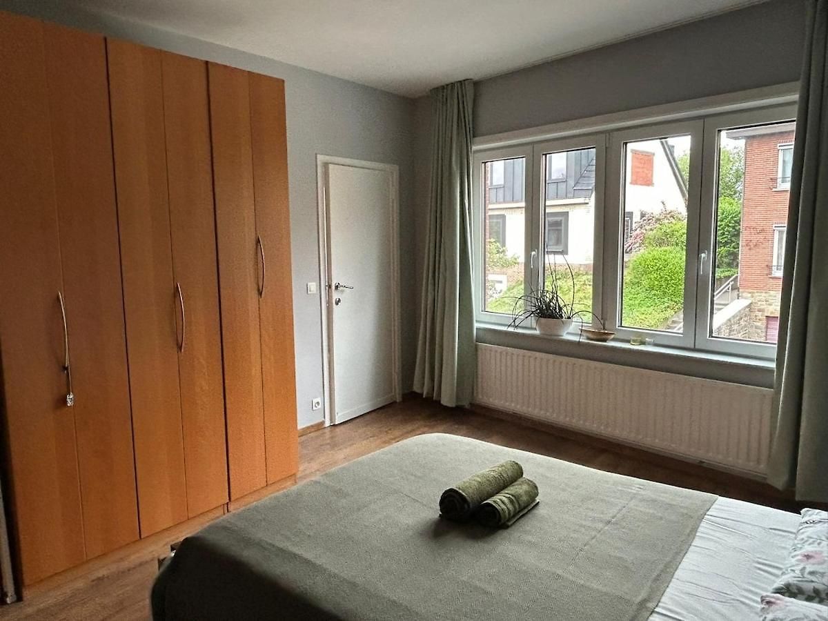 Spacious Family For 6 To 8 Guests With 3 Bedrooms And 2 Bathrooms Between Center And Airport Holiday home