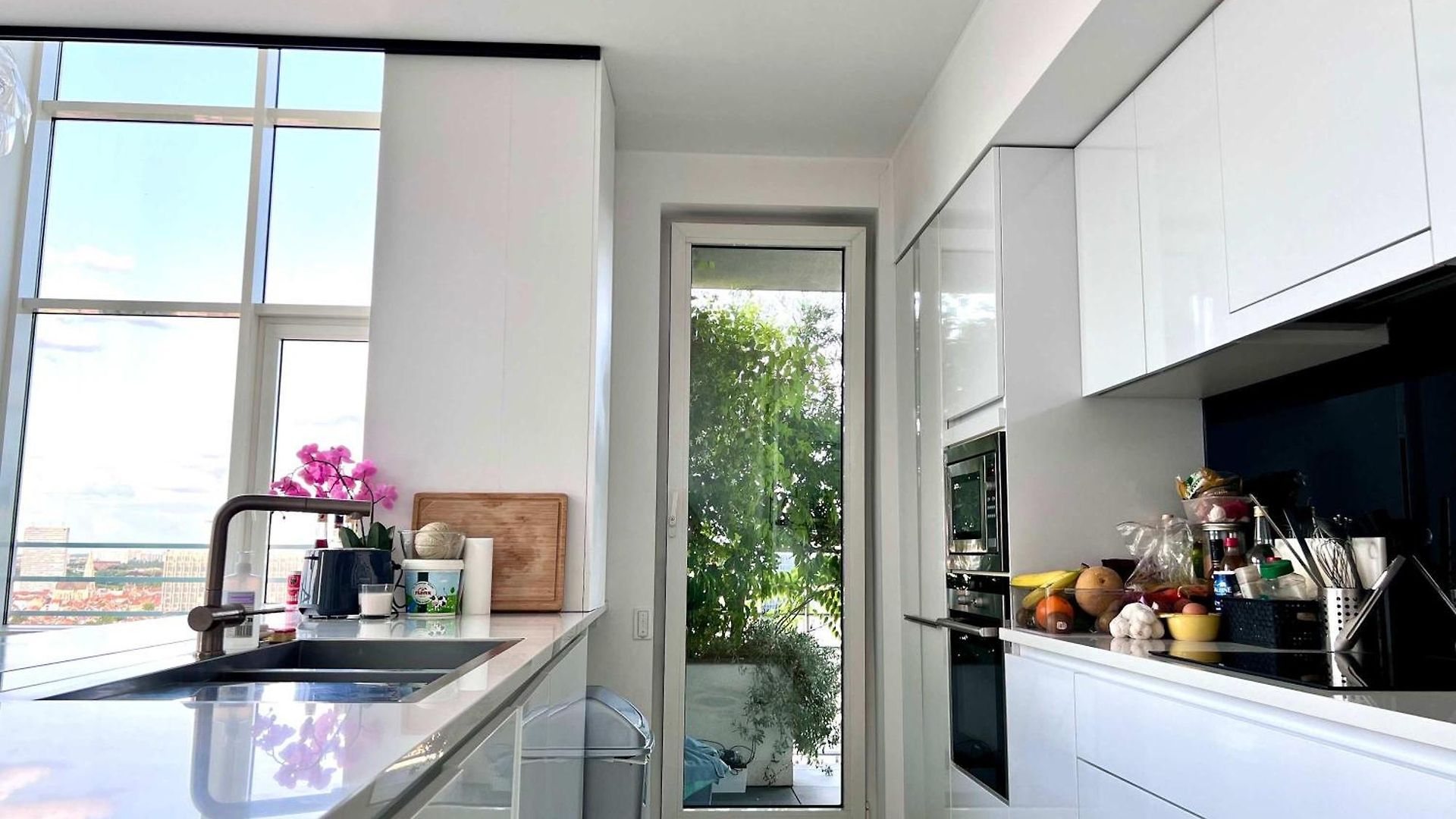 Penthouse Skyline 220 M2 Of Refined Elegance Brussels