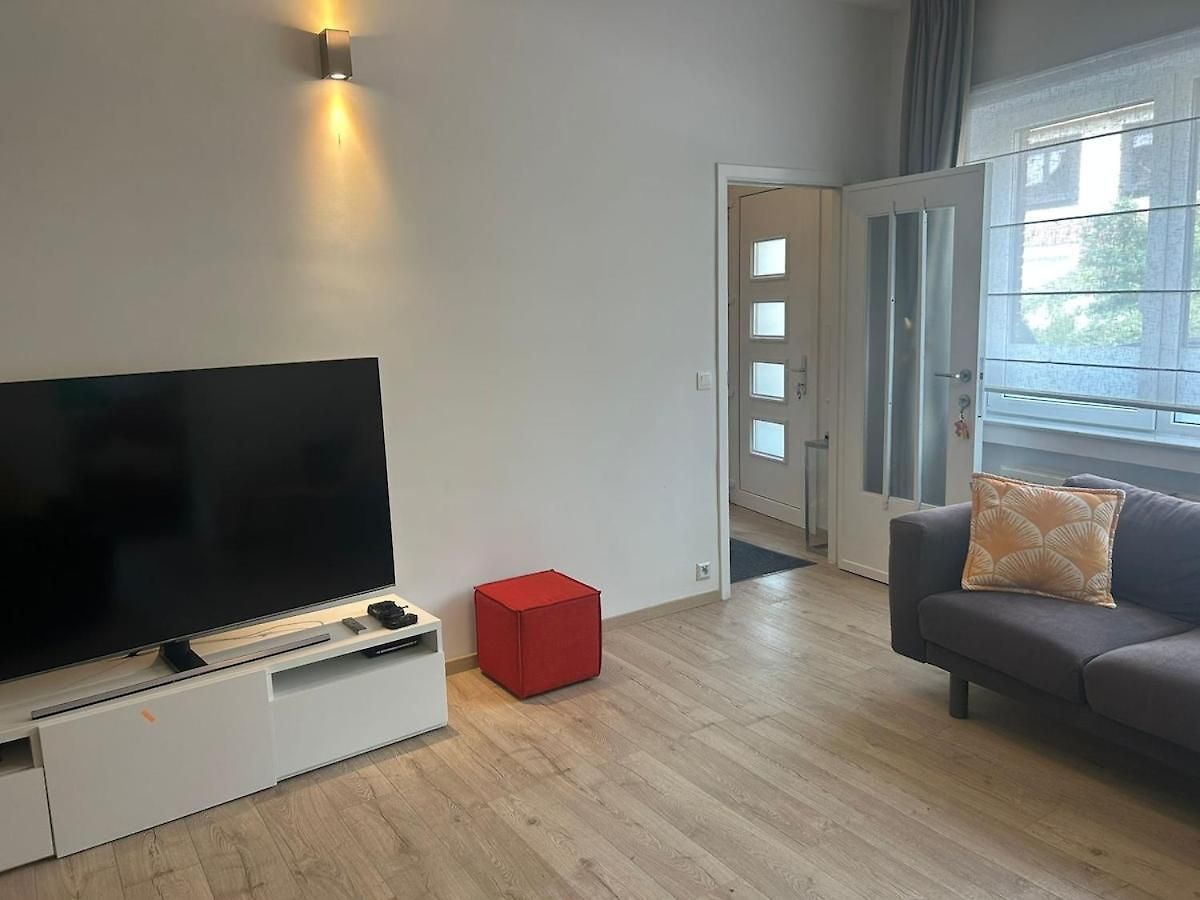 Spacious Family For 6 To 8 Guests With 3 Bedrooms And 2 Bathrooms Between Center And Airport Holiday home *