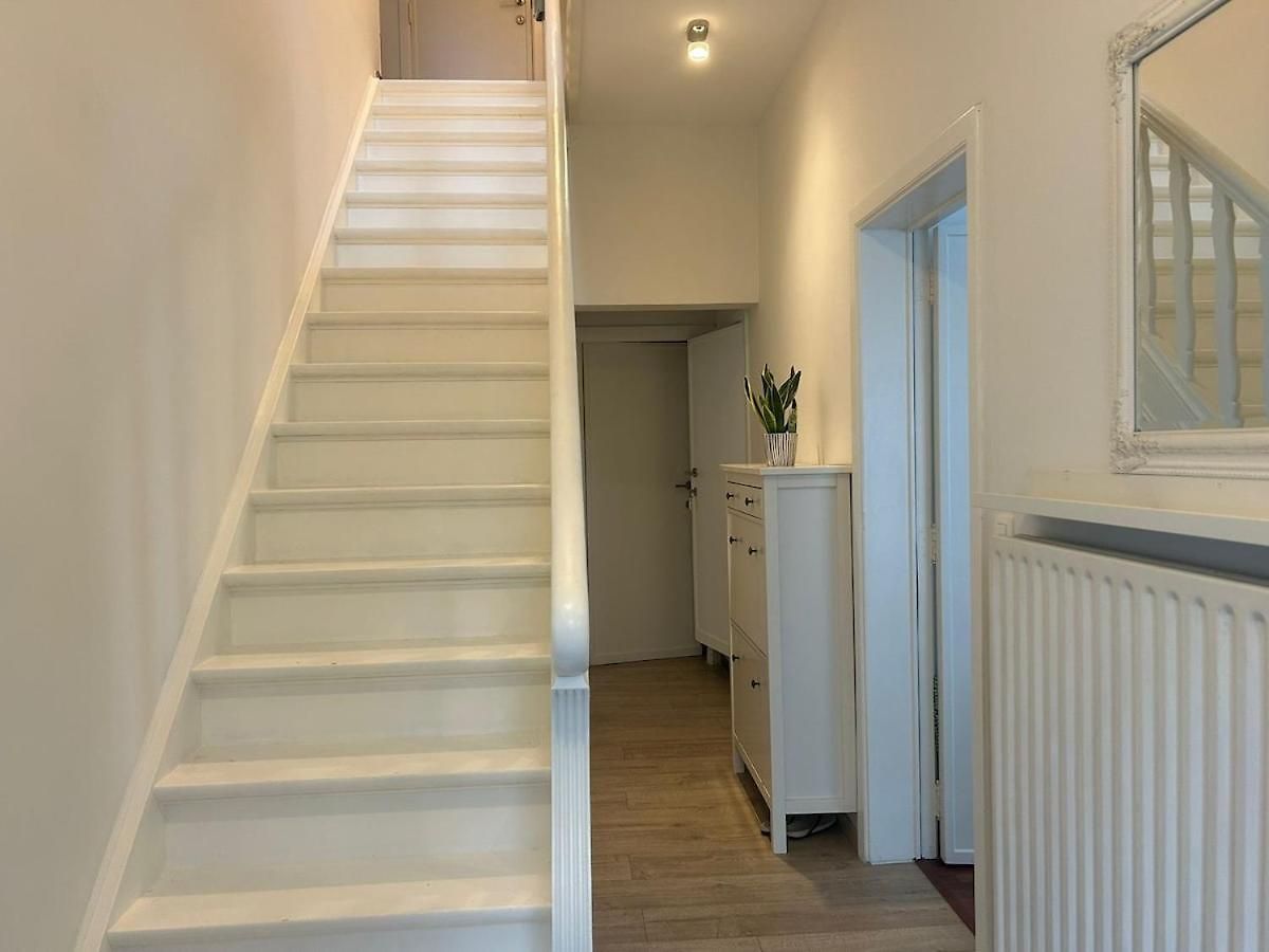 Spacious Family For 6 To 8 Guests With 3 Bedrooms And 2 Bathrooms Between Center And Airport Brussels
