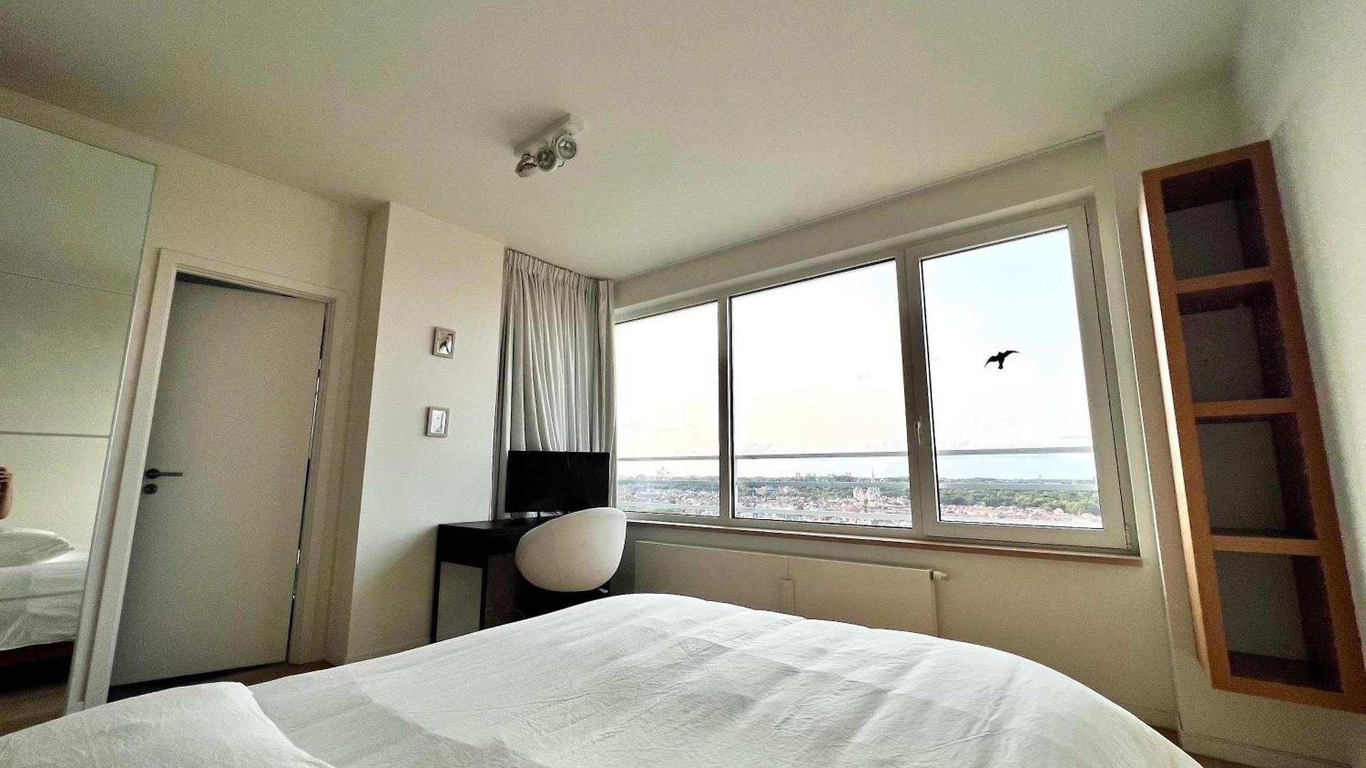 Penthouse Skyline 220 M2 Of Refined Elegance
