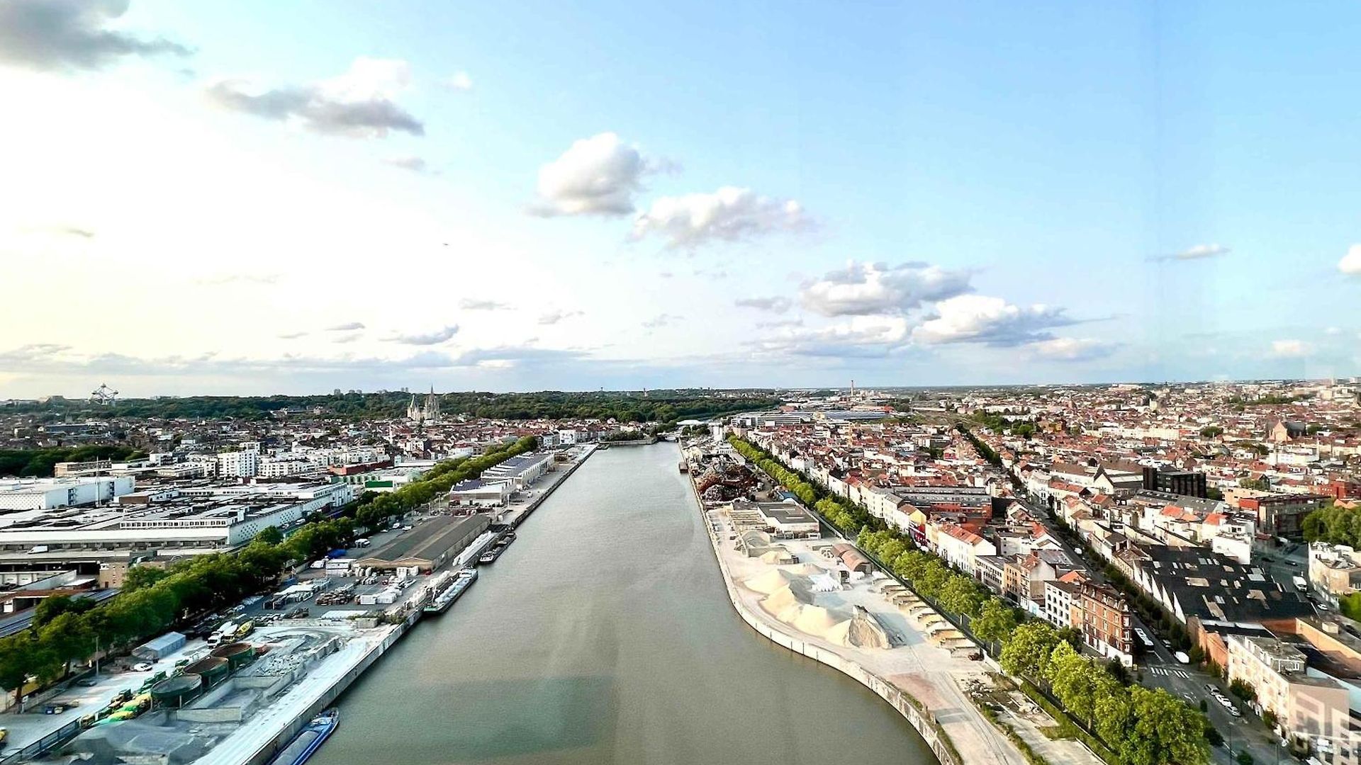 Penthouse Skyline 220 M2 Of Refined Elegance 4*