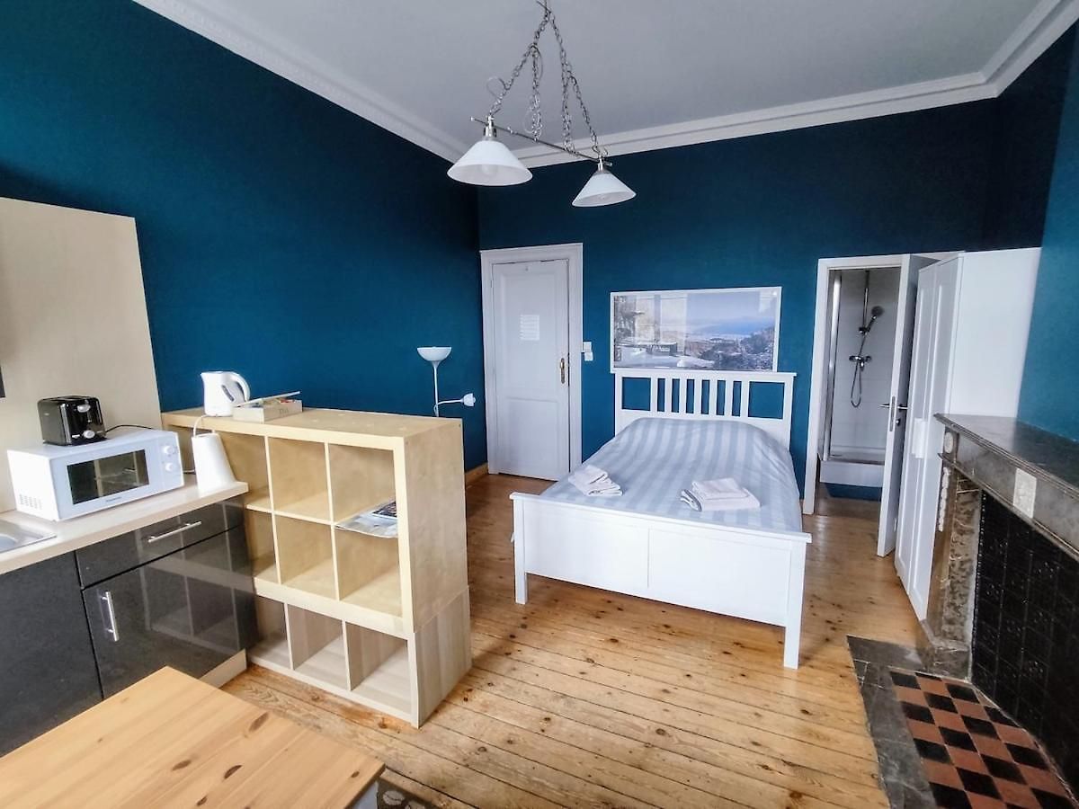 Bright & Cosy Near Eu, Vub & Montgomery Apartment