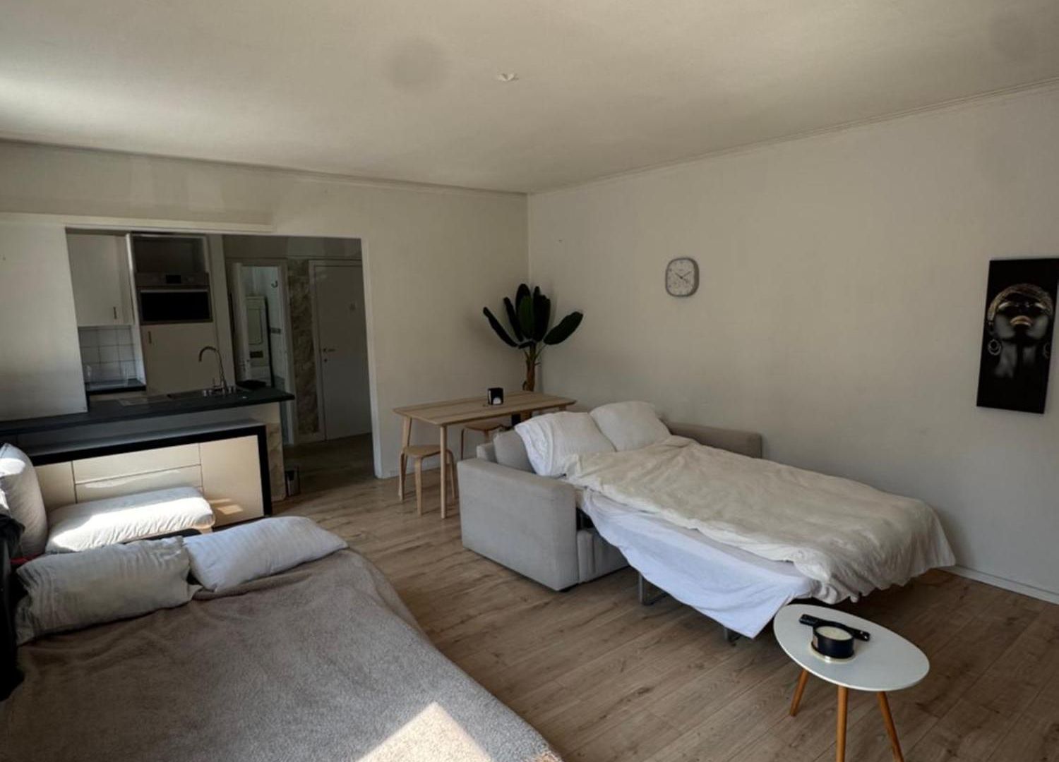 Cozy 4 Person Eu Diamant Neighborhood Apartment