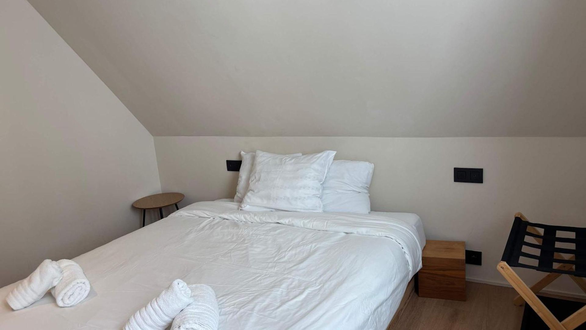 Apartment Bright Overlooking Tenbosch Park