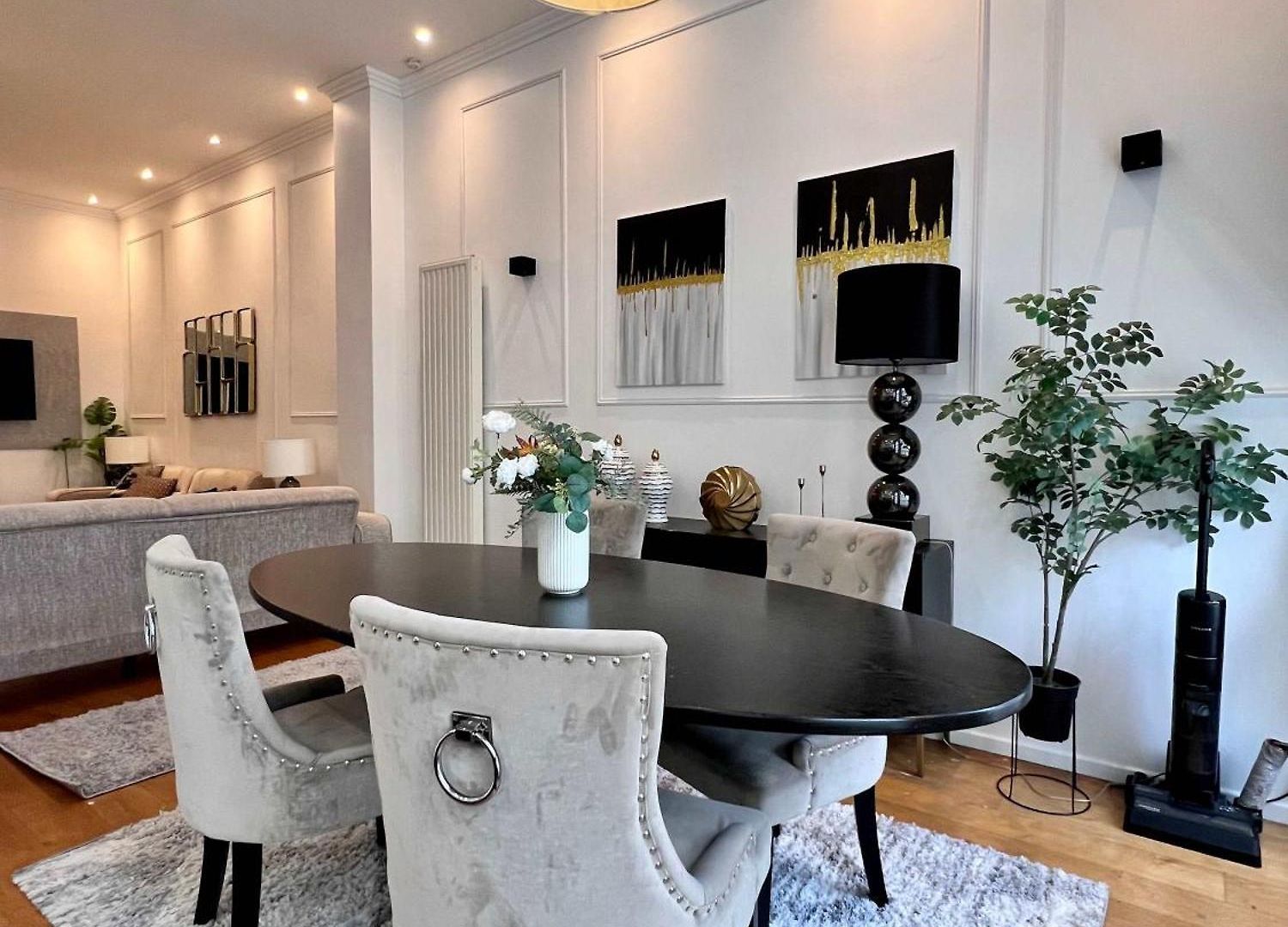 Apartment Family & Cosy For Up To 9 Guests Near Midi Station Brussels
