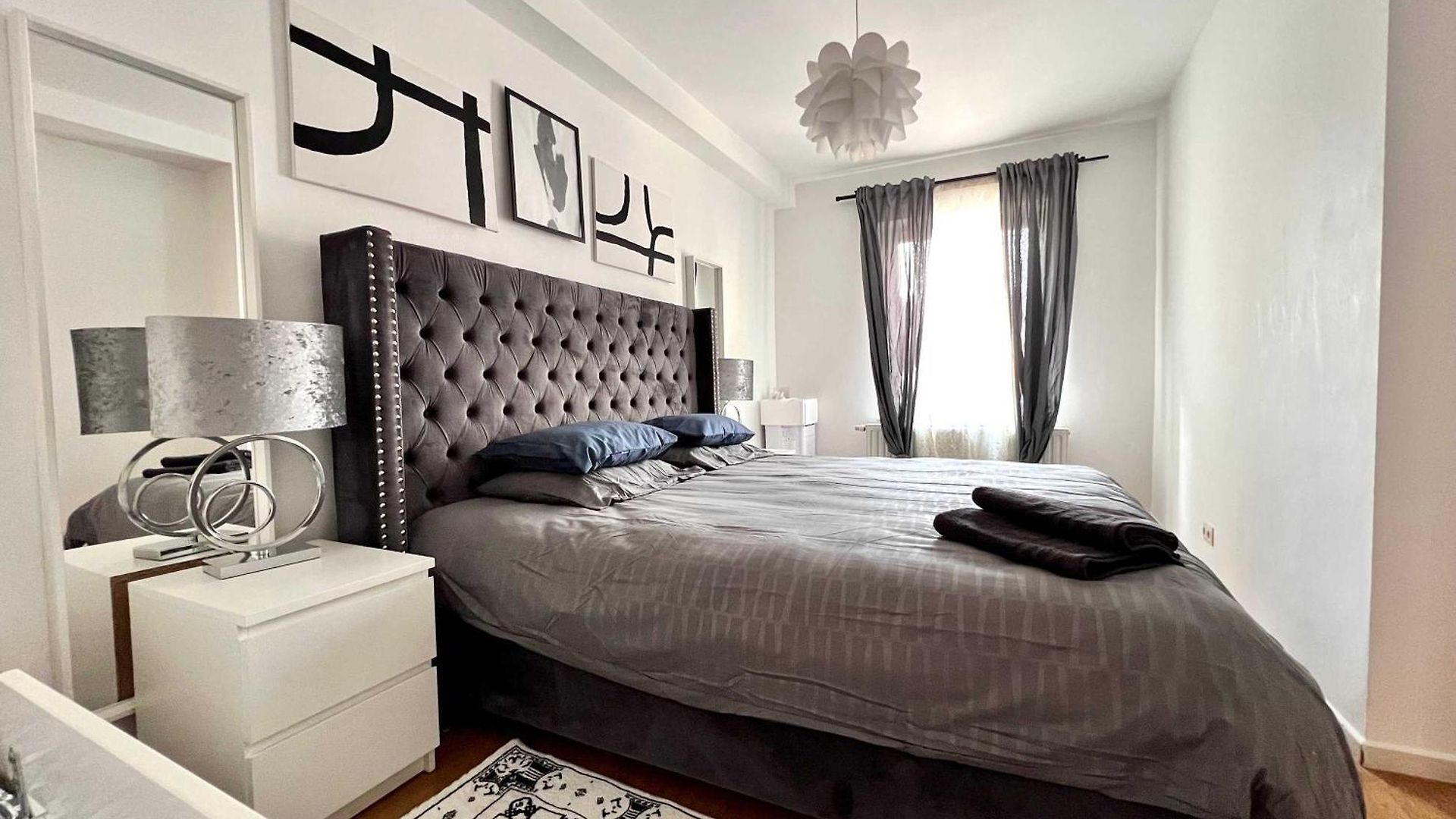 Family & Cosy For Up To 9 Guests Near Midi Station Apartment Brussels