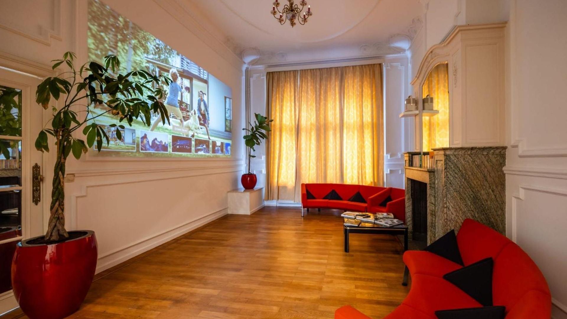 Family Streetview Luxuriuos Bathroom Apartment *