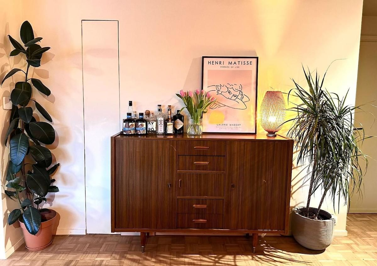 Charming 2-bedroom With Big Balcony *
