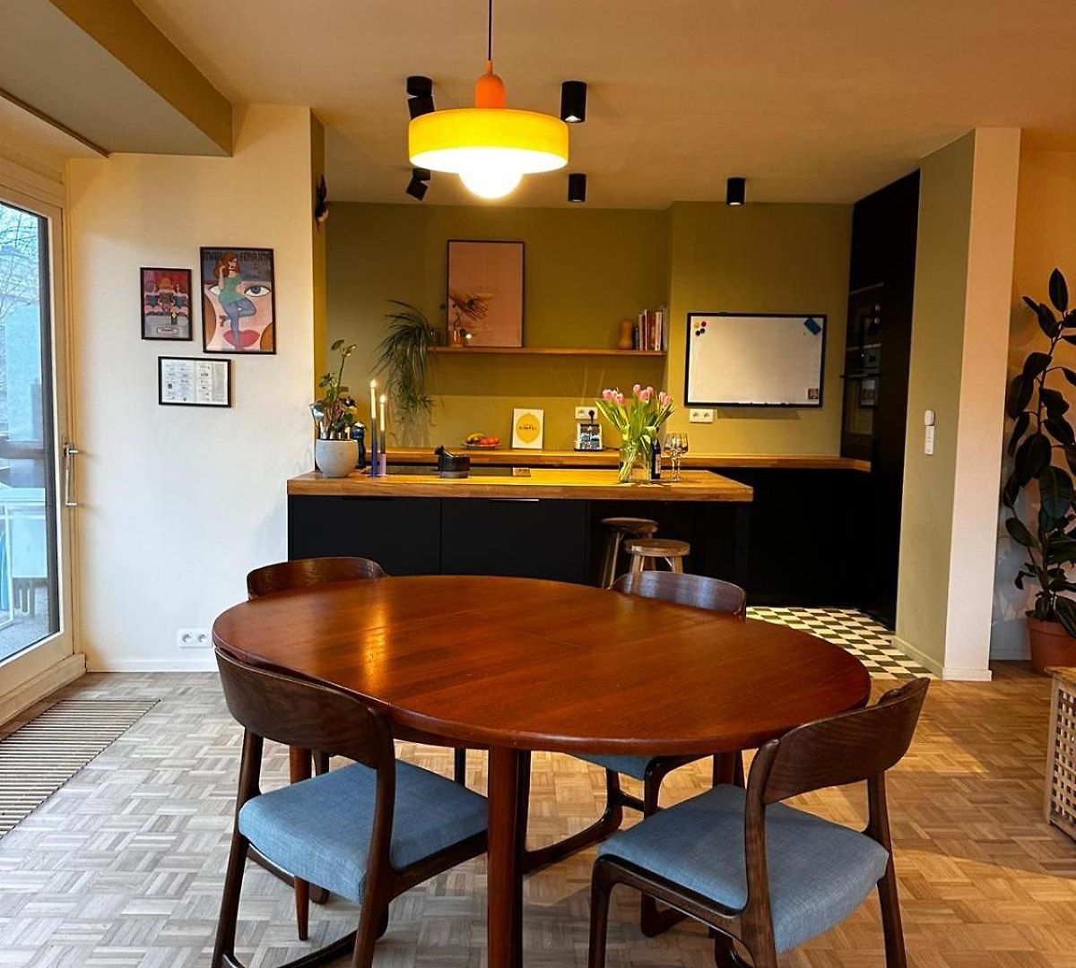 Apartment Charming 2-bedroom With Big Balcony *