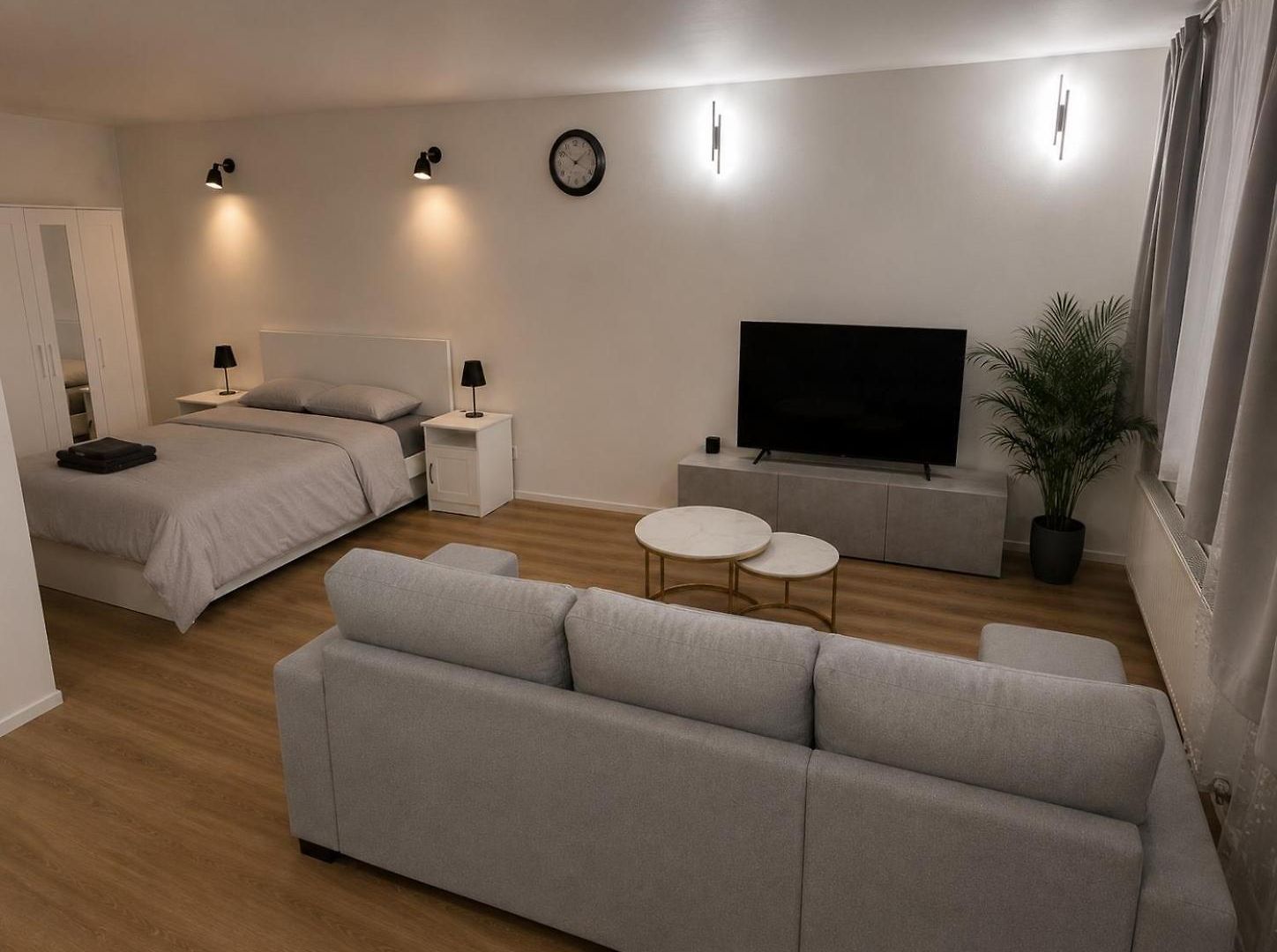 Premium In Apartment *