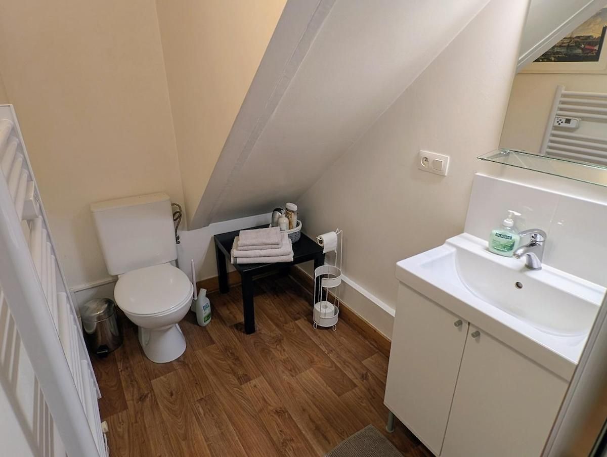 Bright & Cosy Near Eu, Vub & Montgomery Apartment *