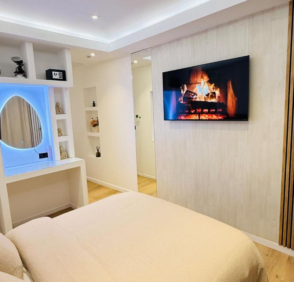 Designer With Private Garden Peaceful Haven Apartment