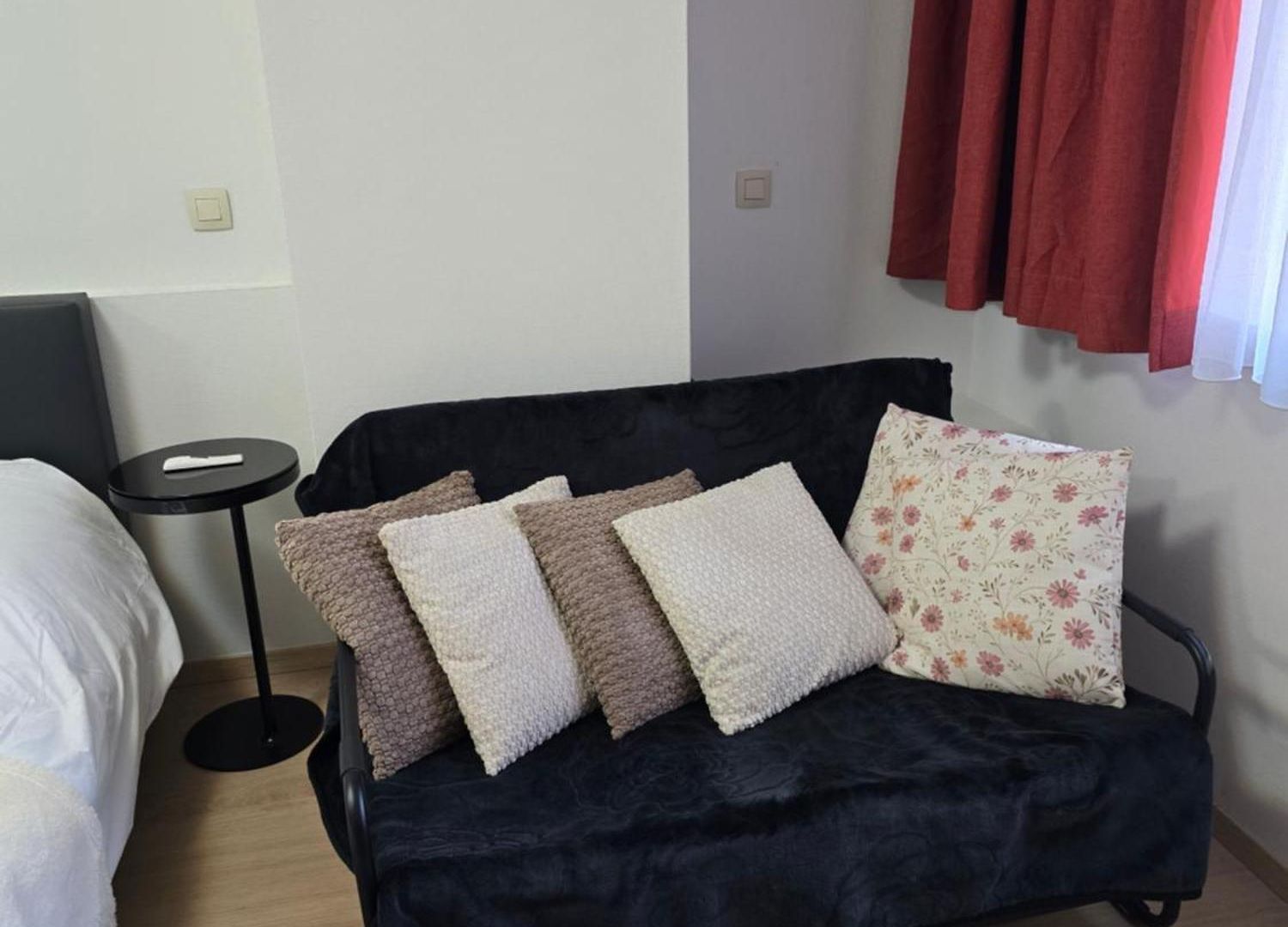 Apartment Square *
