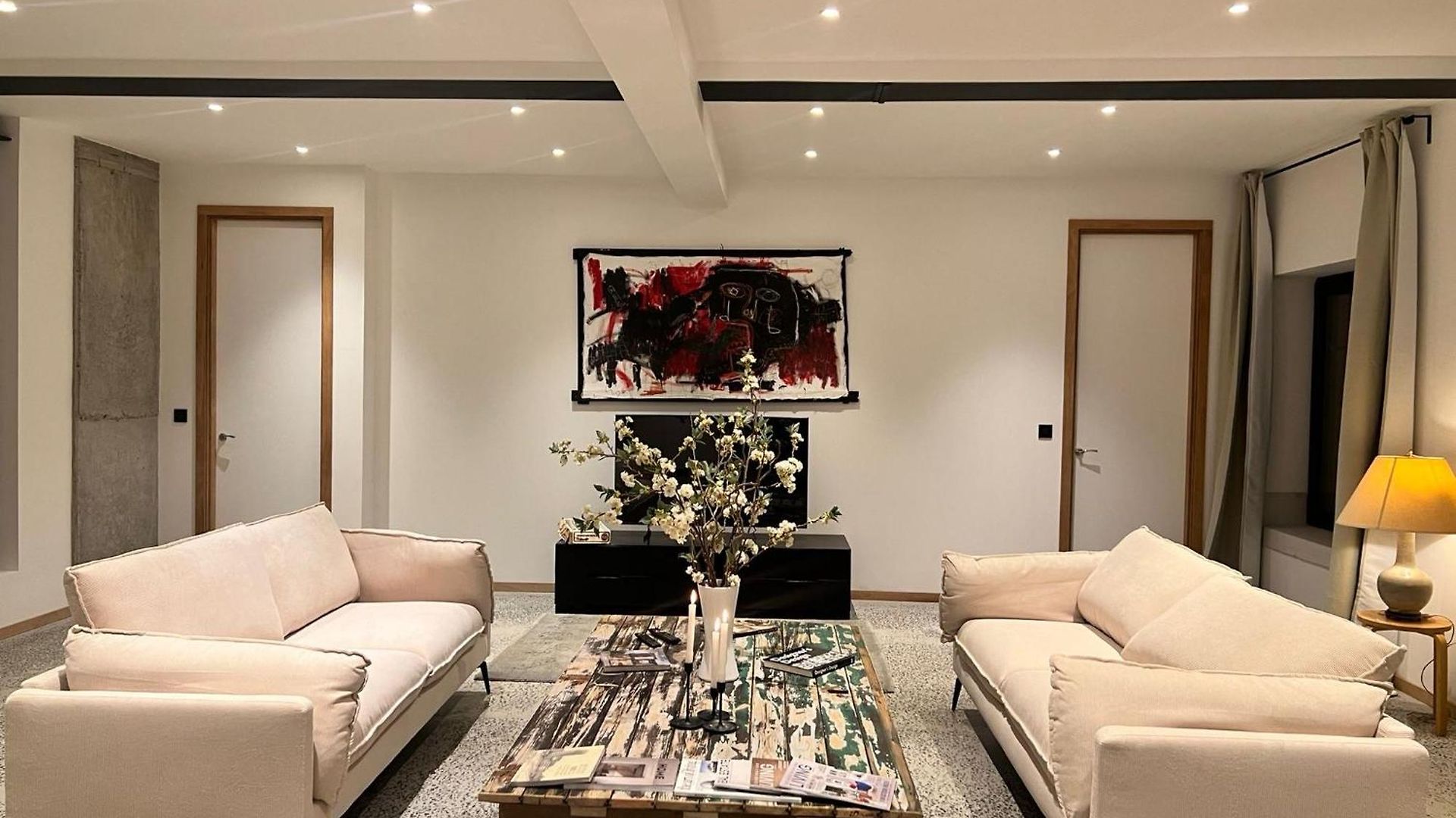 Luxury Lofts Stcatherine Apartment