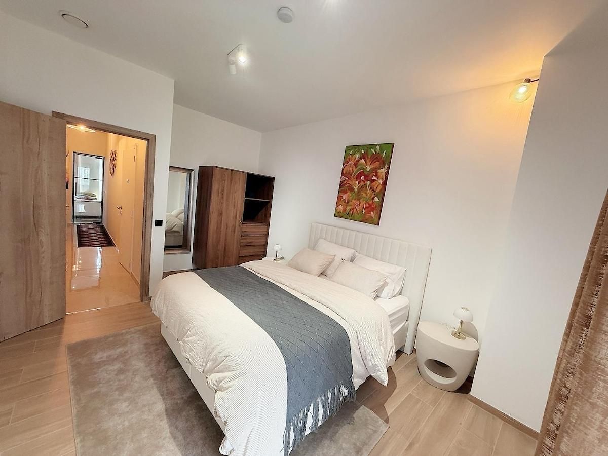 Bright & Stylish 2br Quiet Terrace *