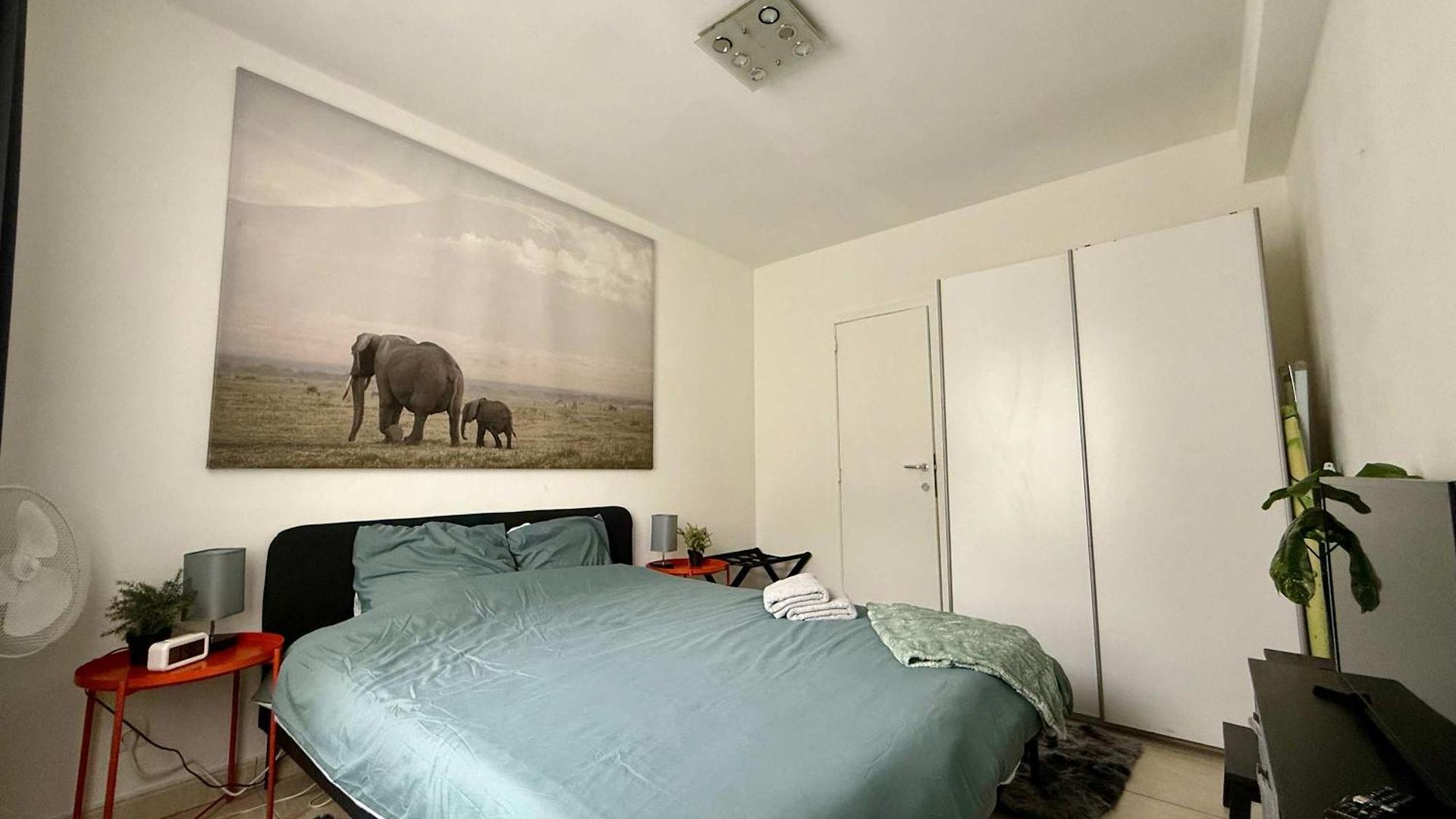 & Elegant Close To The European Parliament Apartment *