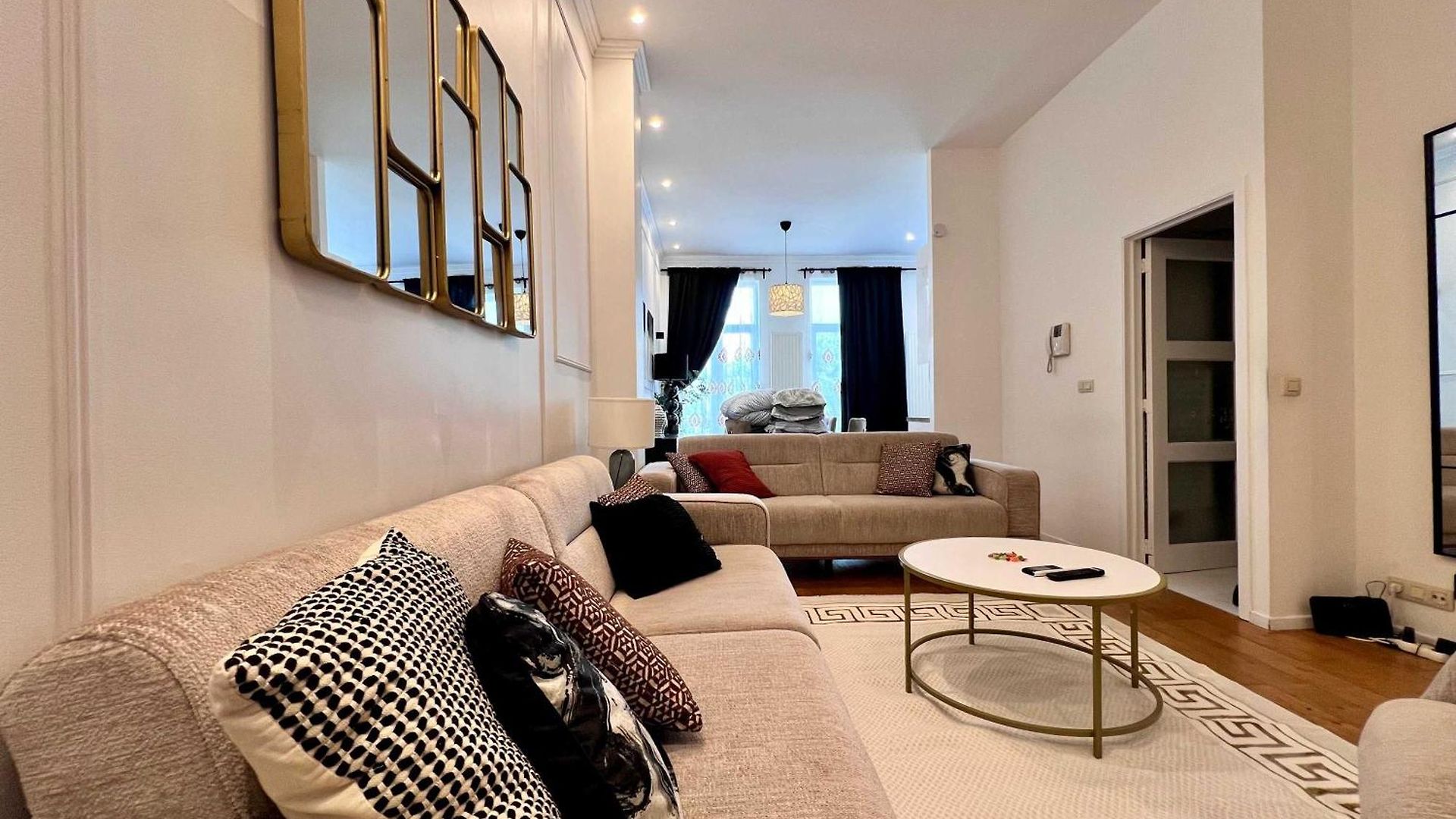 Family & Cosy For Up To 9 Guests Near Midi Station Apartment *
