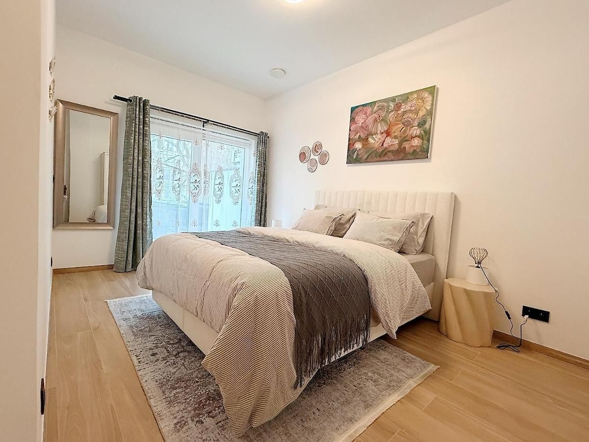 Bright & Stylish 2br Quiet Terrace *