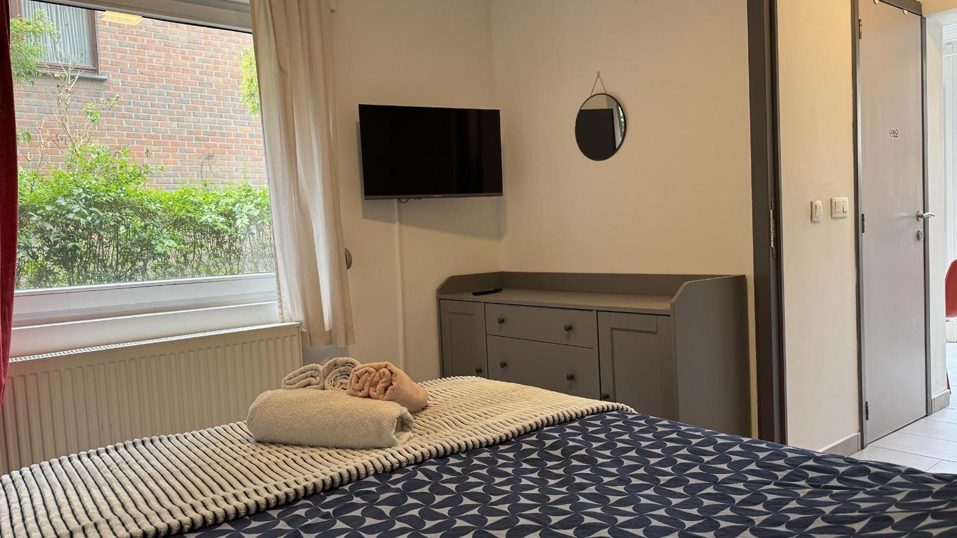 Apartment Luxueux Calme Avec Jardin & Terrasse Metro Direct Centre De Brussels